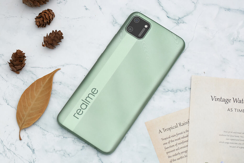 Mặt sau điện thoại Realme C11 có logo sáng