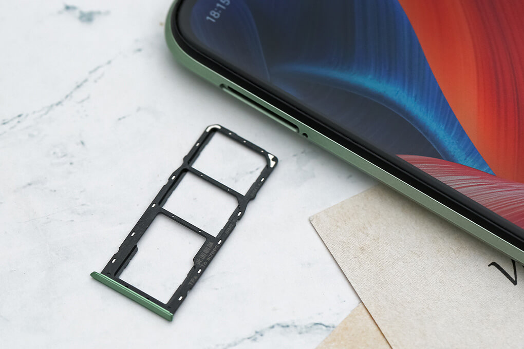 Khe sim điện thoại Realme C11