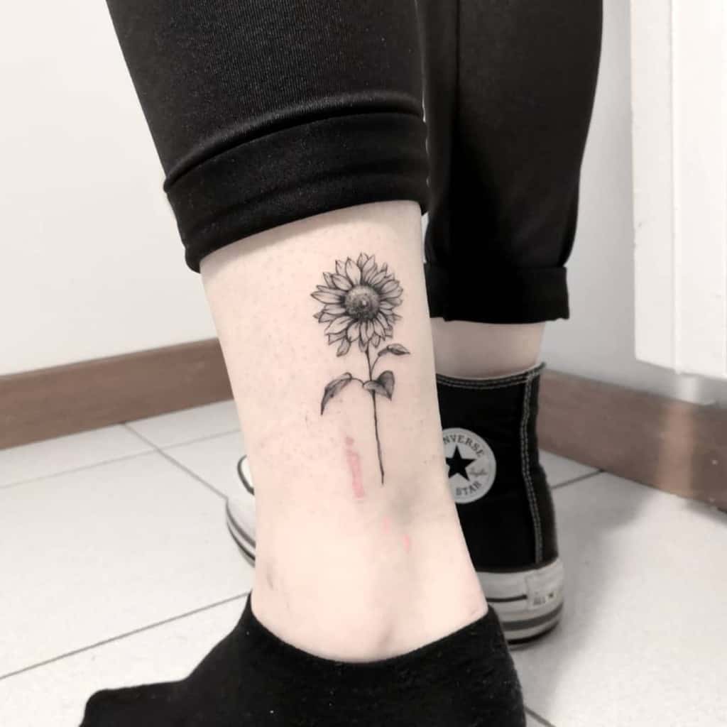 Tattoo hoa hướng dương