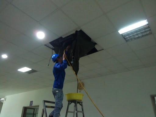 Chuẩn bị gì để vệ sinh máy lạnh âm trần Chuẩn bị gì để vệ sinh máy lạnh âm trần