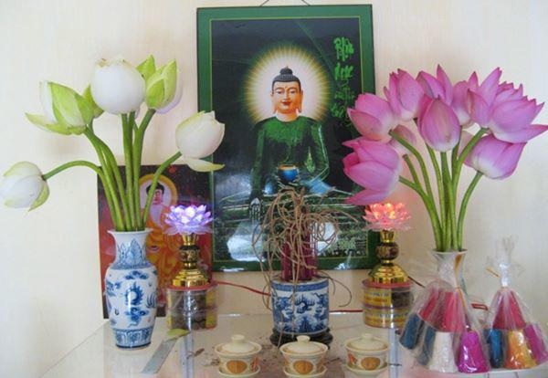 Năm 2024, cách cắm hoa sen trên bàn thờ Phật càng trở nên quan trọng hơn bao giờ hết. Hãy tham khảo hình ảnh để biết cách cắm hoa sen cúng Phật đúng chuẩn và tạo ra những bó hoa đẹp mắt để tôn vinh vị thánh.