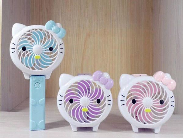 Quạt mini sạc bao nhiêu tiếng thì đầy?