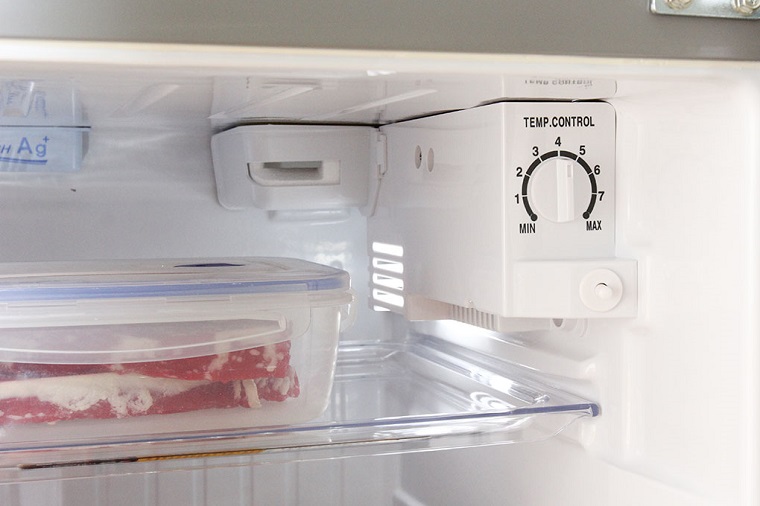Nút điều chỉnh nhiệt độ ngăn mát tủ lạnh