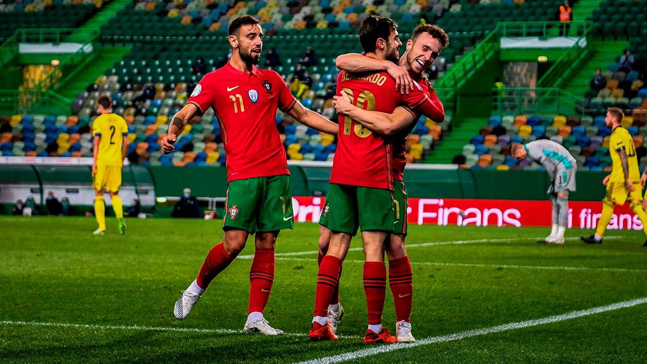 Đội tuyển Bồ Đào Nha là một trong những đội bóng có lịch sử và thành tích đáng nể. Cùng ngắm nhìn hình ảnh này để hâm mộ và suy ngẫm về sự đam mê và nỗ lực của đội tuyển này.