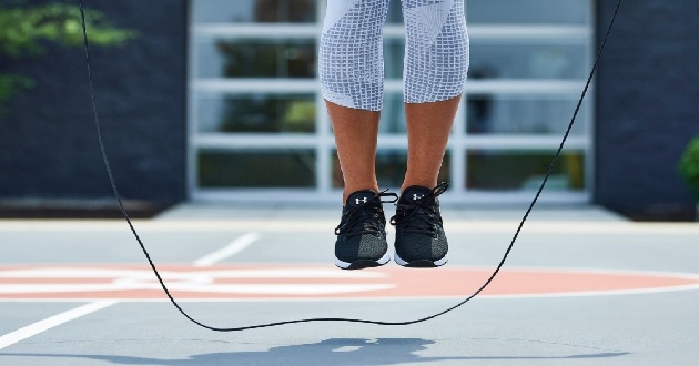 Tại sao việc không khởi động đủ trước khi nhảy dây có thể gây đau bắp chân?
