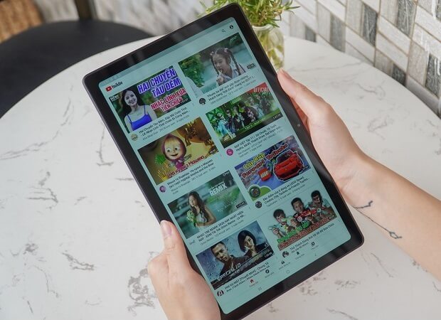 Galaxy Tab A7 Lite - Máy tính bảng Samsung Tab A7 2020 màn hình rộng, độ sáng của máy tốt
