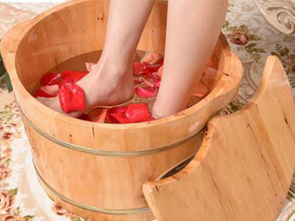 Bồn ngâm chân truyền thống không có tính năng massage