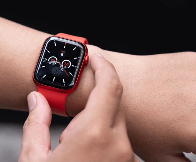 Apple Watch Series 6 có khung viền màu Đỏ (vỏ nhôm)
