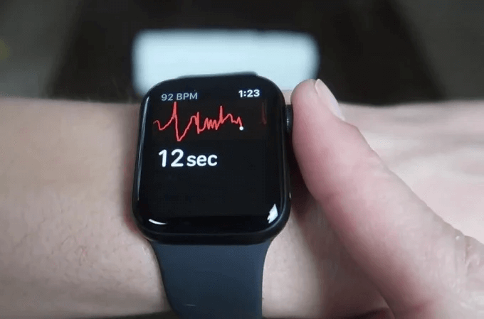 Apple Watch Series 6 màu Than chì (vỏ thép không gỉ)