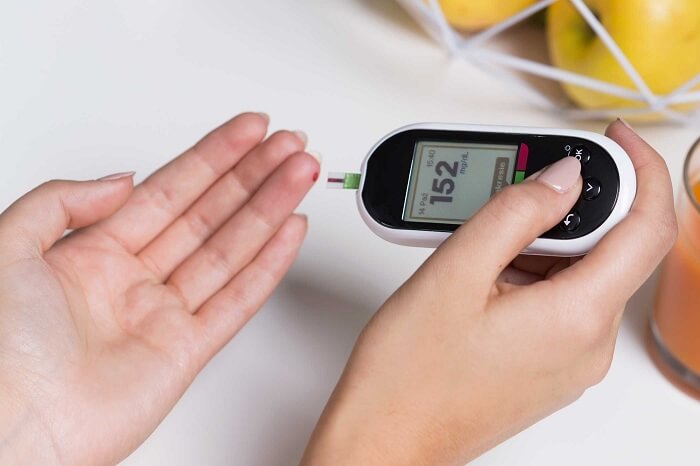 Nên lựa chọn máy đo mỡ máu nào kiểm soát chỉ số Cholesterol tại nhà chính xác?