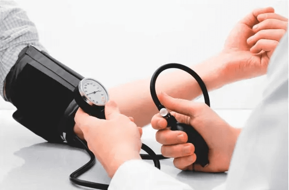 Máy đo huyết áp cơ có cấu tạo  khá đơn giản