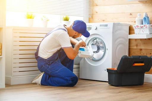 Hãy gọi thợ sửa chữa nếu bạn không thể tự khắc phục tình trạng máy giặt Electrolux không chạy