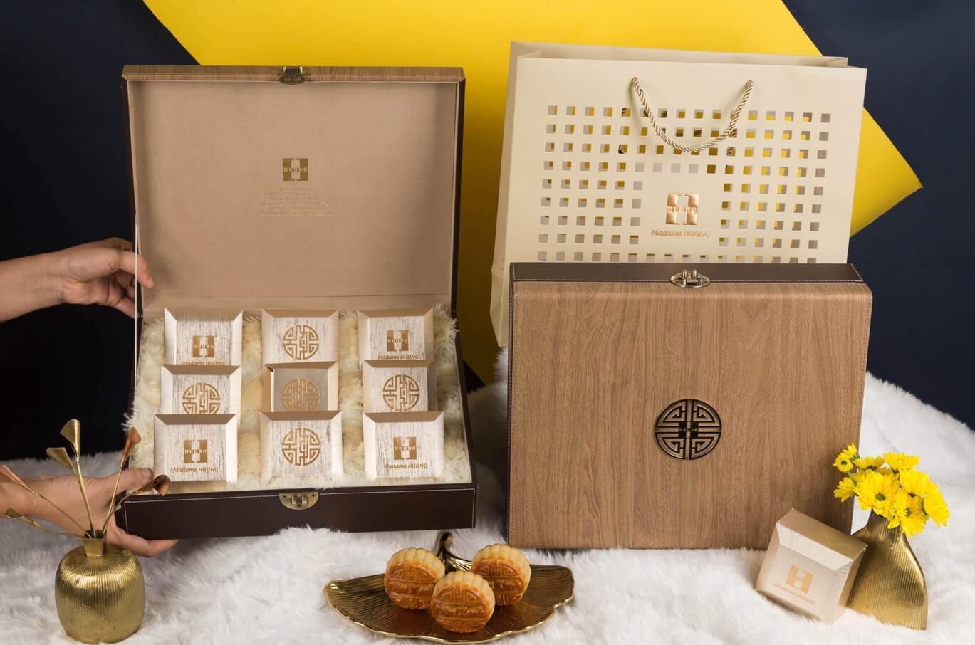 Cách mua bánh Trung thu Madame Huong 2021 online