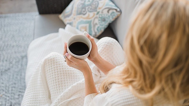 Bầu uống cà phê được không