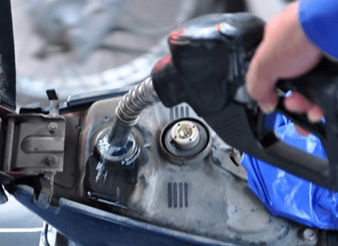 Cần đổ đầy xăng để bảo quản xe máy khi không sử dụng