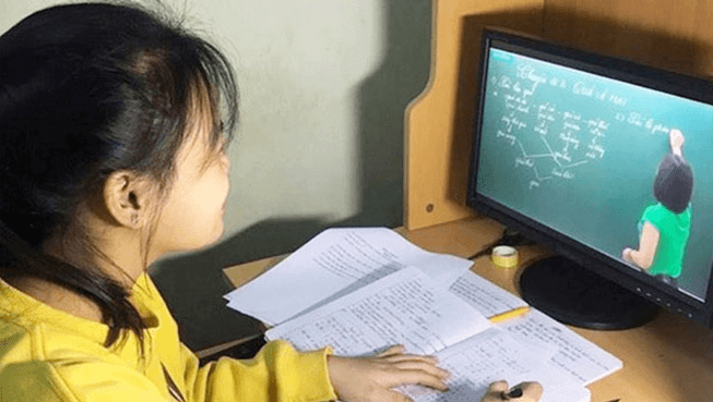Máy tính dùng cho học online