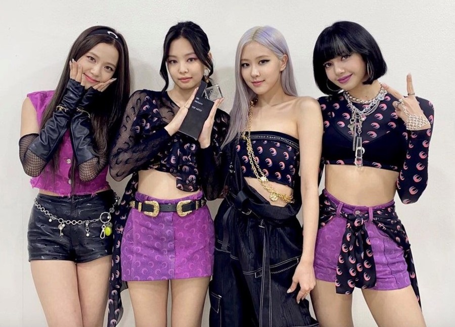 Black Pink  Red Velvet tuy style khác biệt nhưng nếu hợp thành một nhóm  thì lại ra kết quả bất ngờ