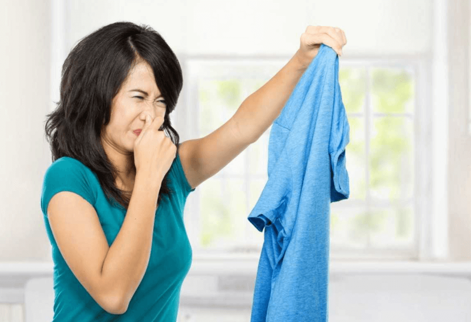 Nguyên nhân quần áo bị hôi