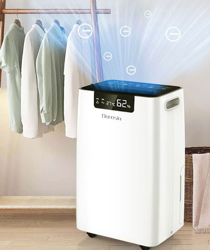 Dùng máy hút ẩm không khí để khử mùi hôi quần áo khi trời mưa