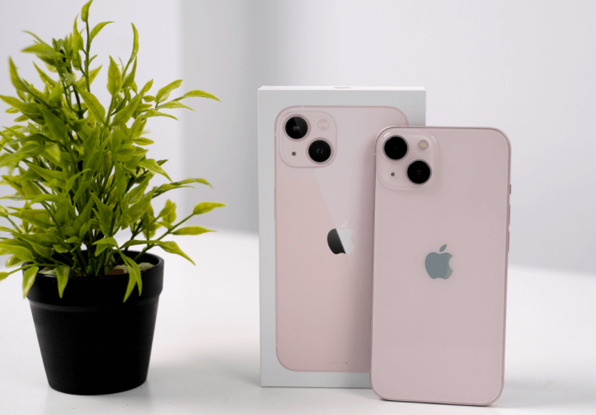 iPhone 13 màu hồng