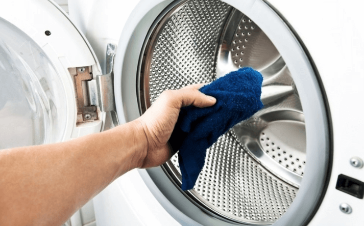 Vệ sinh máy giặt định kỳ giúp quần áo thơm lâu