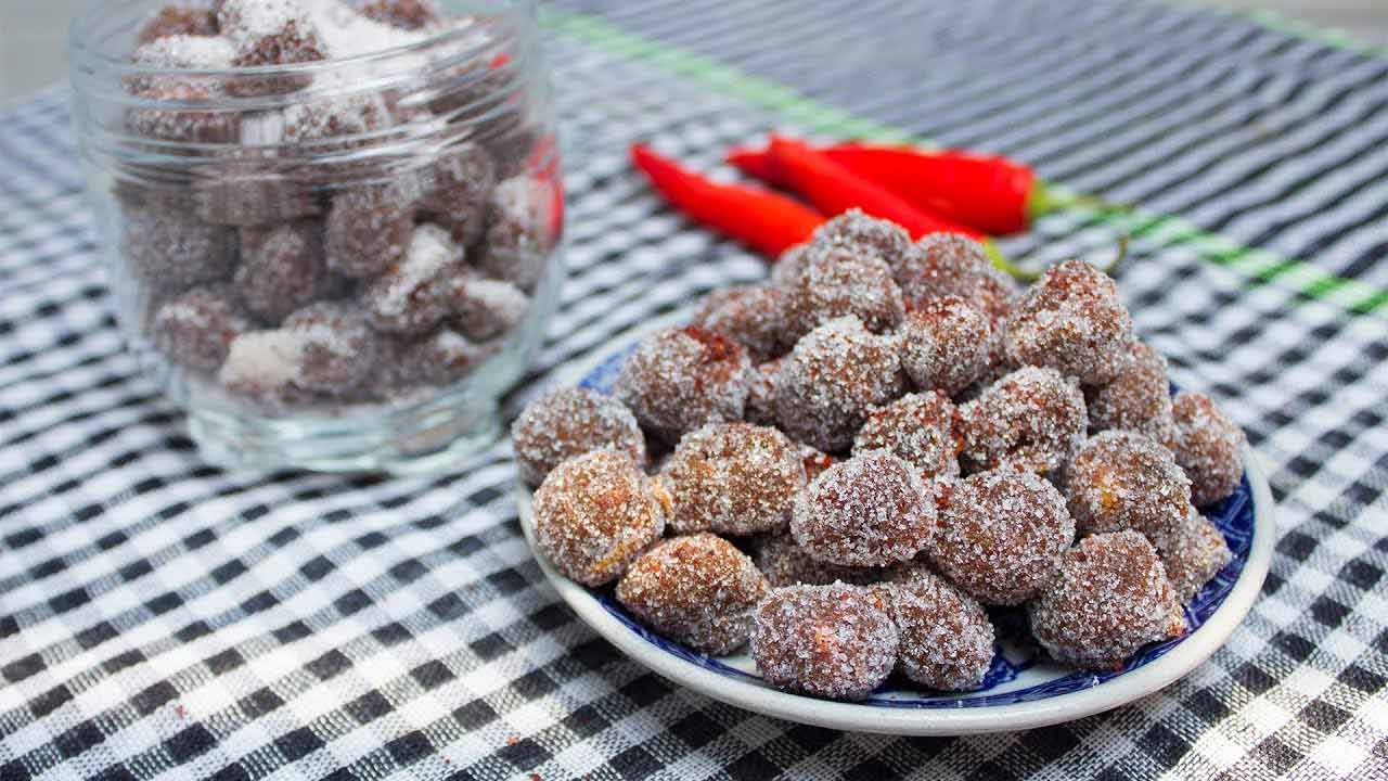 Cách làm me ngào đường nguyên trái ngon, đơn giản