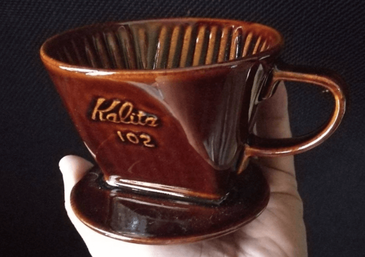 Phễu lọc cà phê dạng nón cụt của Kalita
