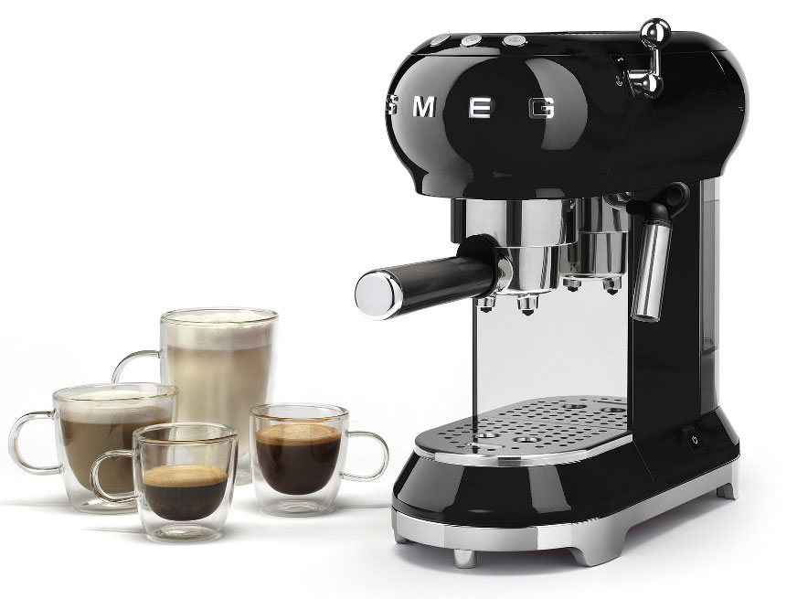Máy pha cà phê Smeg có thiết kế sang trọng theo phong cách cổ điển