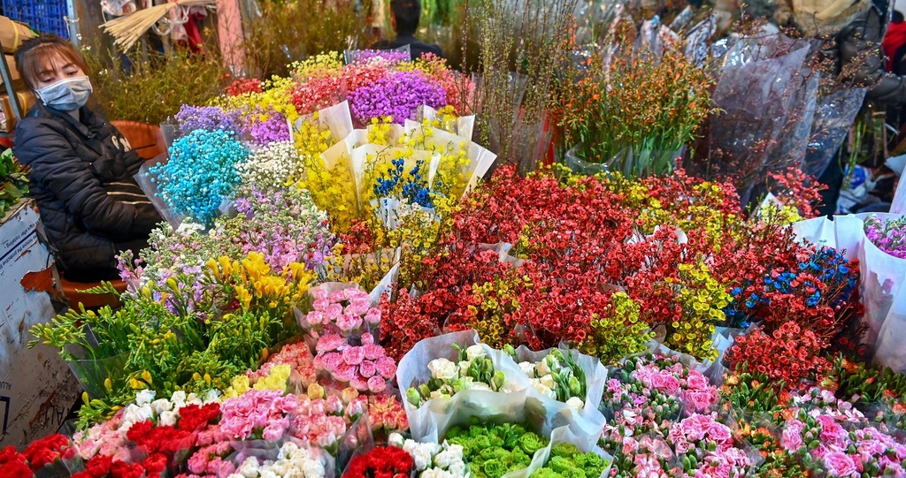 Tết nên thờ hoa gì? 15+ loại hoa chưng bàn thờ ngày Tết đẹp, may mắn