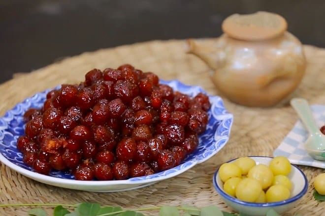 3 Cách làm mứt chùm ruột có màu đỏ giòn ngon đơn giản tại nhà