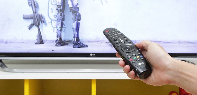 Điều khiển từ xa tivi LG thông minh hỗ trợ điều khiển bằng giọng nói