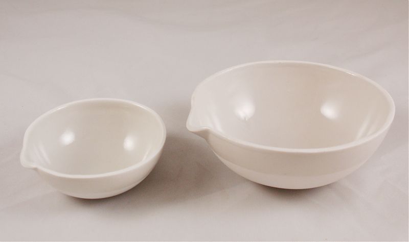 Bát sứ có cho vào nồi chiên không dầu được không?