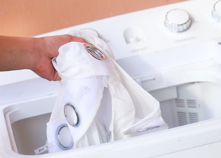 Máy giặt giặt rèm cửa được không?