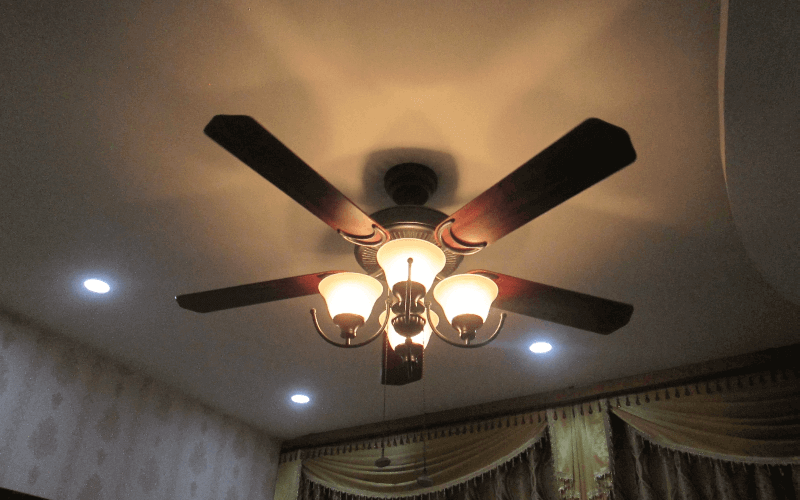 Quạt trần nên sử dụng hộp số hay chiết áp?