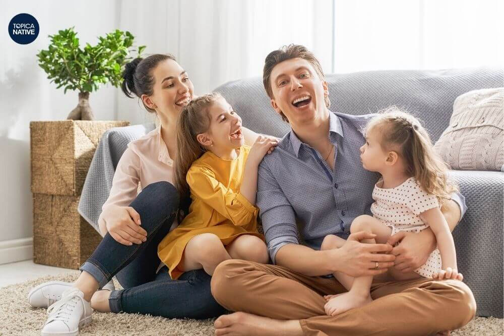 Gia đình hạnh phúc là điều mà ai cũng mong muốn. Hình ảnh gia đình hạnh phúc sẽ giúp bạn cảm thấy đầy đủ và hạnh phúc trong cuộc sống. Hãy xem hình ảnh của chúng tôi và truyền tải niềm hạnh phúc đến gia đình của bạn.