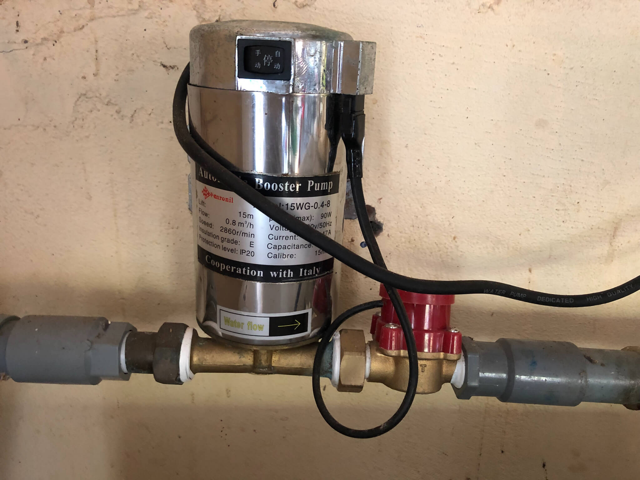 Lắp thêm bơm tăng áp ở khu vực nước yếu