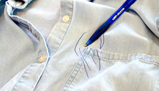 Cách tẩy mực bút bi trên áo