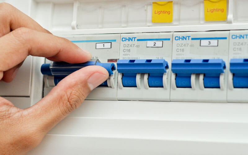 Lưu ý khi sửa chữa máy lạnh Daikin báo lỗi A1