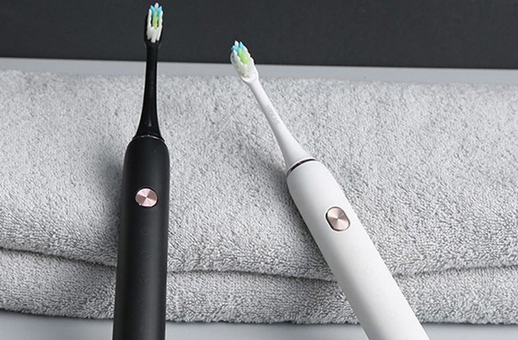 Đi máy bay có được mang bàn chải điện không?