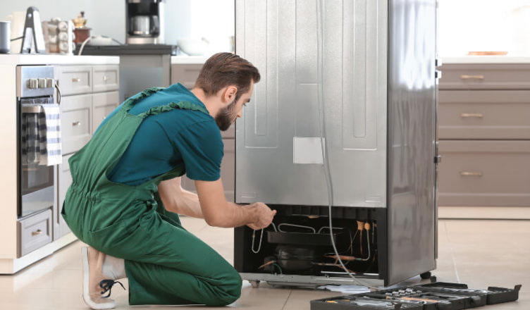 Cách khắc phục tủ lạnh bị thủng ngăn đá