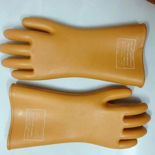 Sử dụng đồ bảo hộ, găng tay cách điện để đảm bảo an toàn
