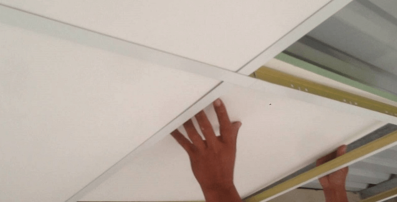 Cách làm kín phòng khi lắp máy lạnh bằng rèm nhựa PVC