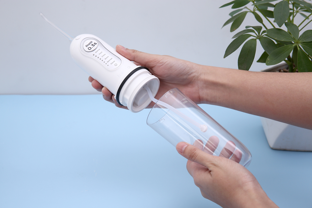 Máy tăm nước Halio