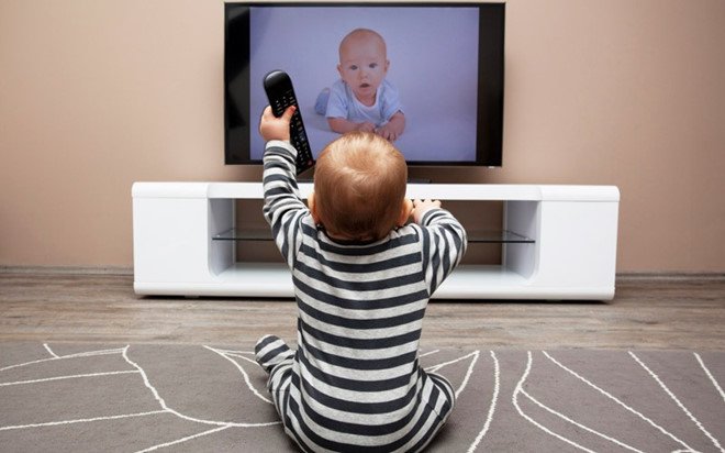 Lợi ích của việc xem tivi đối với trẻ em
