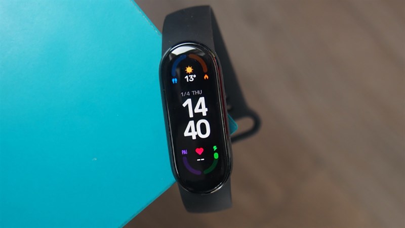 Mi Band 7 có màn hình lớn hơn một chút so với Mi Band 6