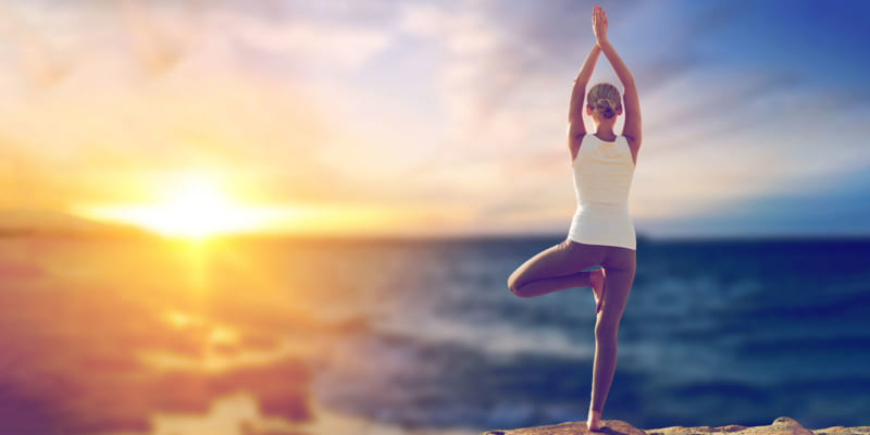 Bài tập yoga cho vòng 1 nở nang: Tư thế cái cây Bài tập yoga cho vòng 1 nở nang: Tư thế cái cây