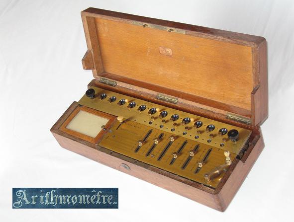 Máy cộng dồn tích Arithmometer 