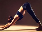 Tư thế chó úp mặt có tác dụng gì trong yoga và cách tập