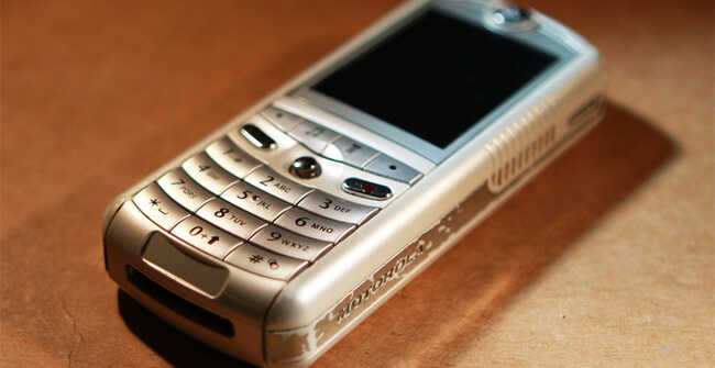 Lịch sử iPhone