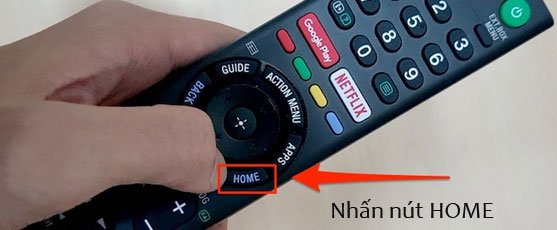 Cách hẹn giờ bật tivi Sony: Nhấn nút HOME